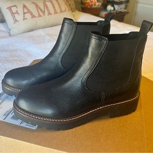 NEW caslon Miller chelsea boots black leather  8.5